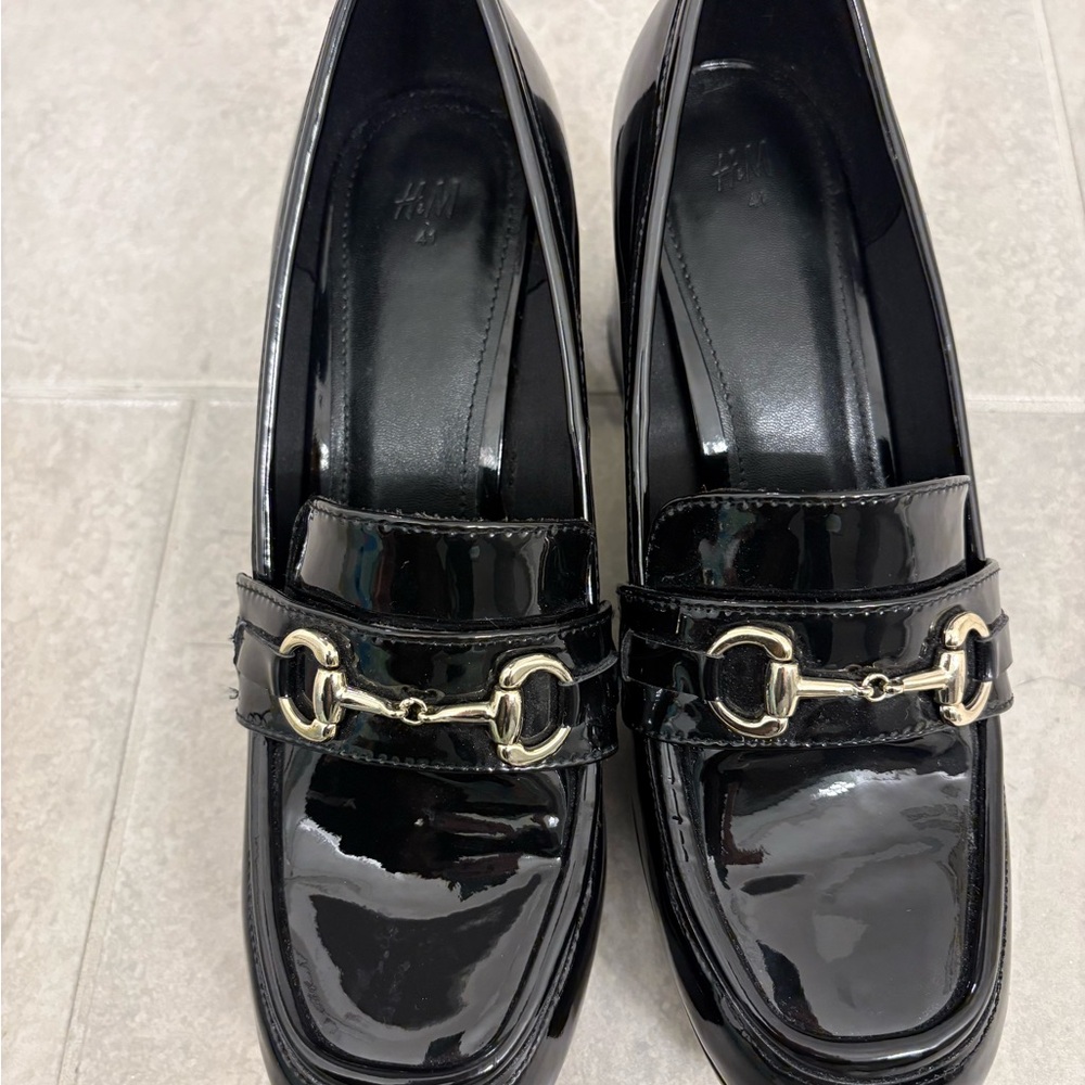 H&M Women's Glossy Black Loafers with Silver Accent - Picture 2 of 7